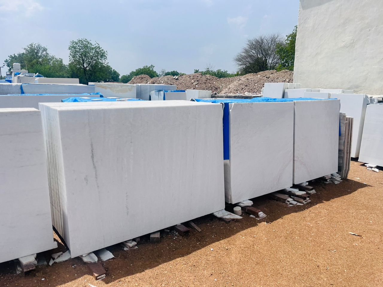 Nijharna White Marble